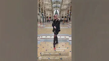 Куртка женская Италия:(+39)3341694865 В наличии на меховой фабрике в Милане .